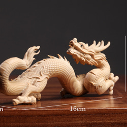 木彫りの龍年の縁起物、生肖の龍の縁起物置物 4枚目の画像