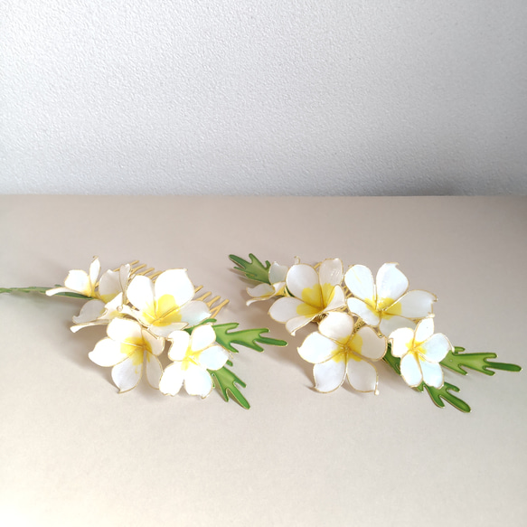 プルメリア♡髪飾り♡ヘアコーム♡ハワイアン♡ディップアート
