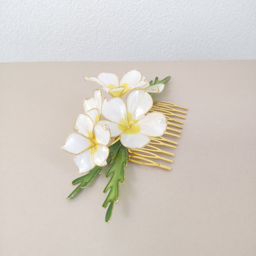 プルメリア♡髪飾り♡ヘアコーム♡ハワイアン♡ディップアート