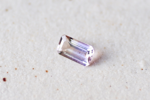 アメトリン＊オクタゴン・カット＊0.77ct＊7.7×4.4mm＊QAC-008 2枚目の画像