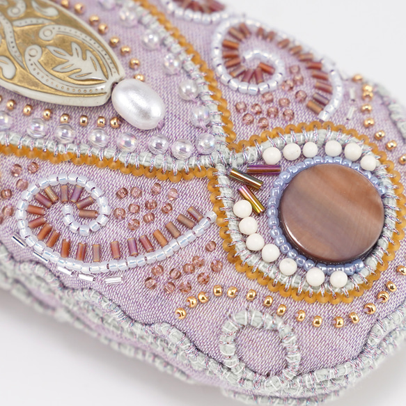 ビーズ刺繍の眼鏡ケース　ハードケース　両面刺繍　ピンク　ガーゼ 6枚目の画像