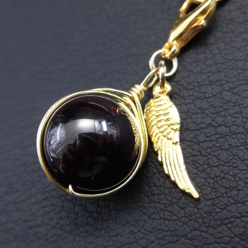 1月誕生石】ワイヤーラッピング12mmガーネット×羽根のシンプル