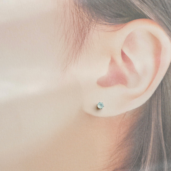 3mmブルーオパールの一粒ピアス　サージカルステンレス　シンプル　小さい　10月誕生石　春　ミント　母の日 6枚目の画像