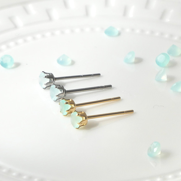 3mmブルーオパールの一粒ピアス　サージカルステンレス　シンプル　小さい　10月誕生石　春　ミント　母の日 2枚目の画像