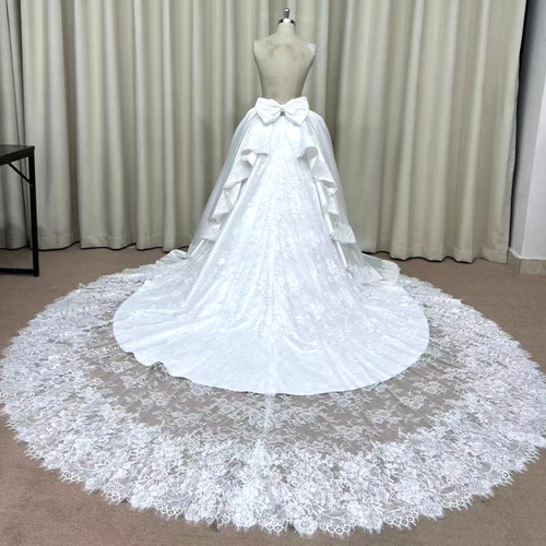 プリンセスライン 贅沢レース オーバースカート ドレス ウララ — 花嫁 