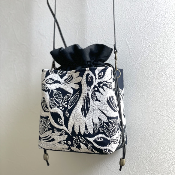 ⚮̈ミナペルホネン carnival navy ネリオバッグ あおり巾着 ショルダー  