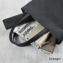 ★エシカルレザーSobagni（ソバニ）★おしゃれなミニトートのTRICK TOTE★ブラック×パープル 11枚目の画像