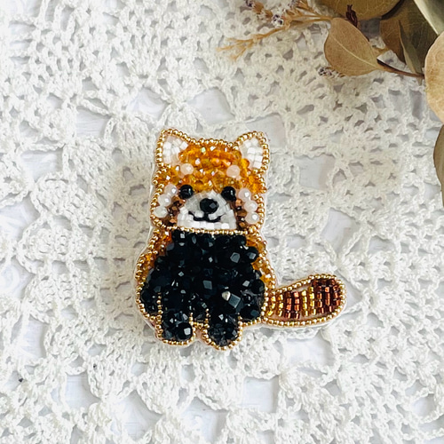 rui様コメント制♡ハンドメイド♡ファークリップ レジン ビーズ刺繍②ホワイト赤 Princess Melody】クラウン×ハートレースりぼんクリップ 2個SET