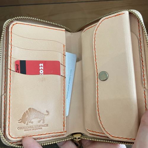 ラウンドファスナーミドルウォレット（シェリダンカービング） その他  