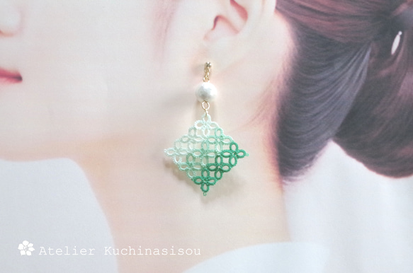 方形圖案梭織蕾絲棉質珍珠耳環&lt;翠綠&gt; 第4張的照片
