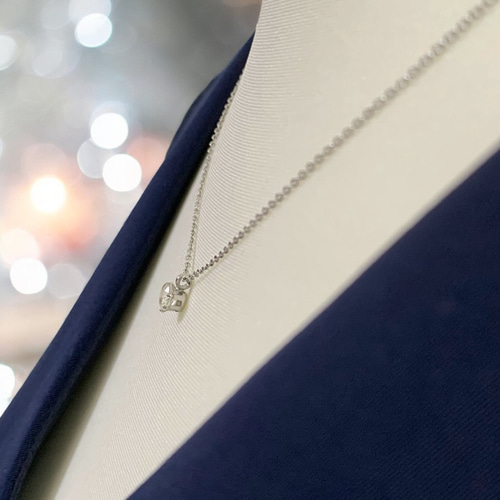 つけっぱなしOK！【希少石】リビアングラスの一粒ネックレス