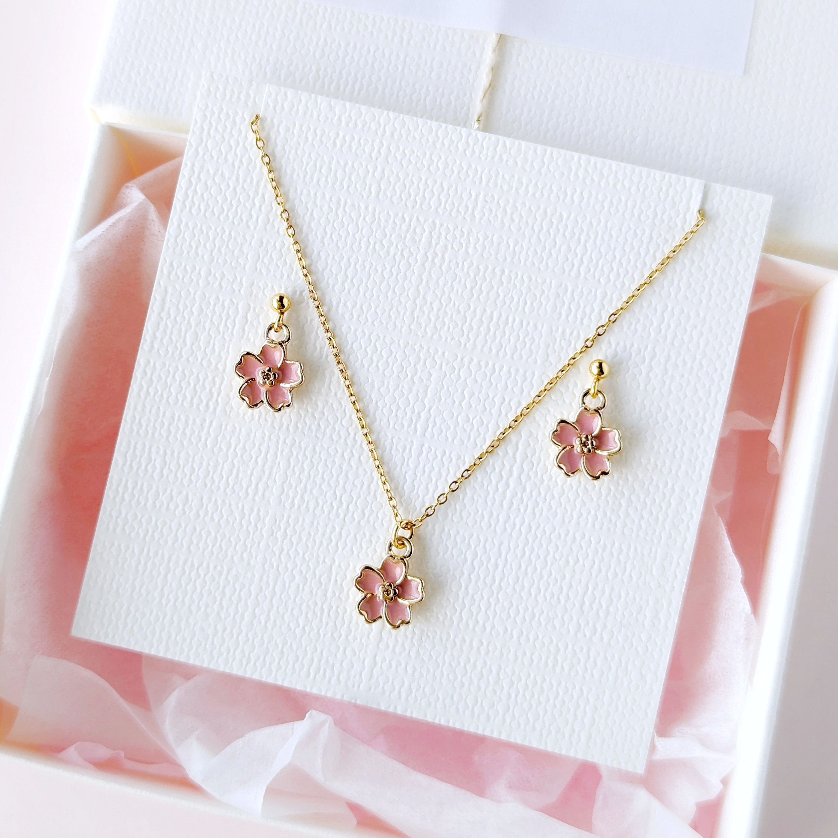 【特集掲載】＊2点セット＊ 小さな桜の1粒プチピアス/イヤリング＆ネックレスセット