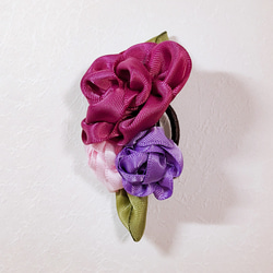 ＜リボンの花と葉っぱのミニブーケ風ヘアゴム＞ 6枚目の画像