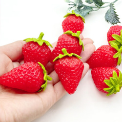 【5個】本物そっくりな苺の模型　 食品サンプル　立体 いちご　果物 ディスプレイ  5個セット　パーツ 3枚目の画像