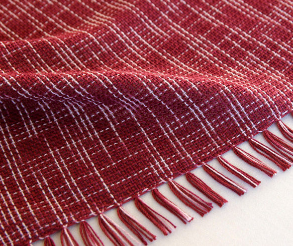 手織りコットン100%チクチクしないオールシーズンストール  グラデ格子柄 ローズ 5枚目の画像
