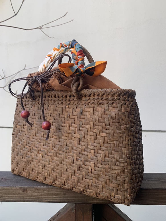 国産山葡萄　山葡萄籠バッグ　網代編み　可動式持ち手　内布あり 3枚目の画像
