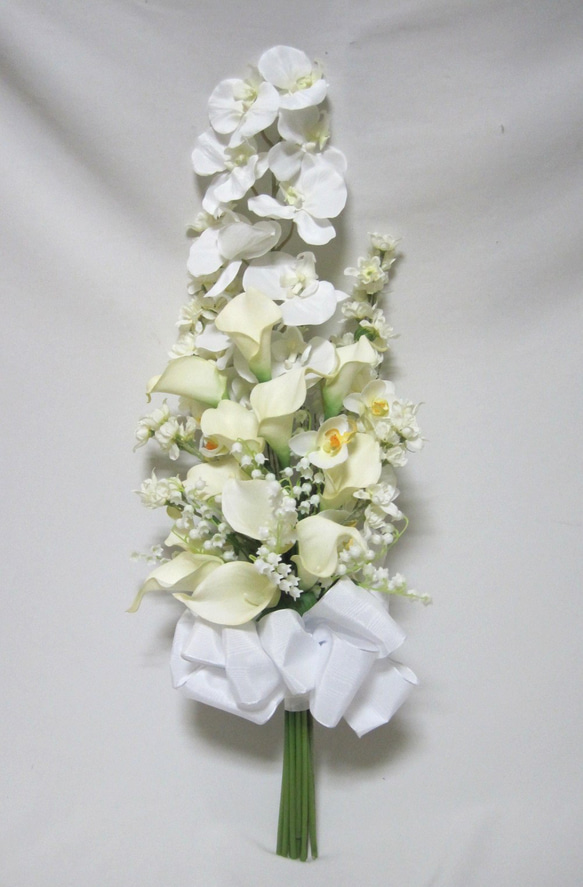 縦長ブーケ♪胡蝶蘭やカラーリリー♪ブートニア付き♪生花みたいに綺麗な造花です♪高品質なのに安い 15枚目の画像