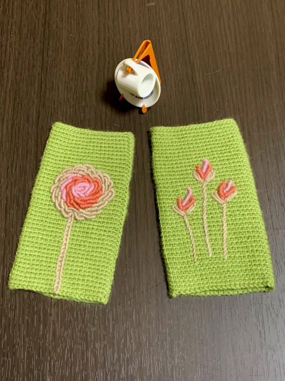 ハンドウォーマー（刺繡）ﾗｲﾄｸﾞﾘｰﾝ 1枚目の画像