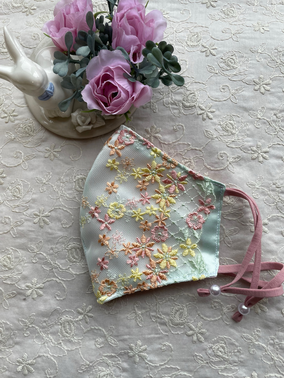 【サテン♡刺繍レースマスク】人気ペール系ふんわりカラー 花粉対策 抗菌加工 3枚目の画像