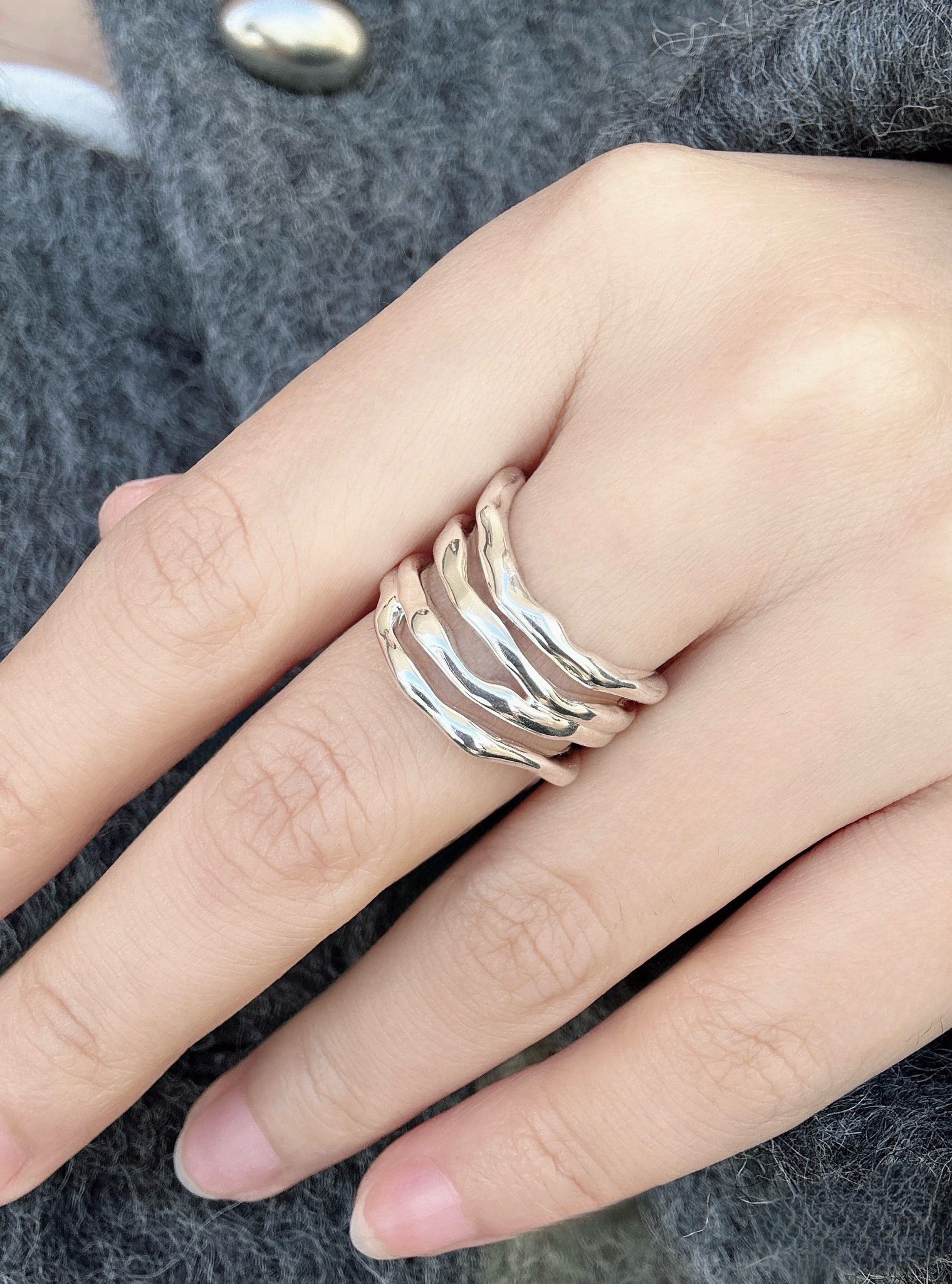 [新作]目を引く大ぶりお洒落な4連いびつなオープンリングR3891