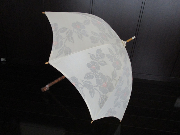 椿の花・十日町紬の日傘（傘袋付き） 10枚目の画像