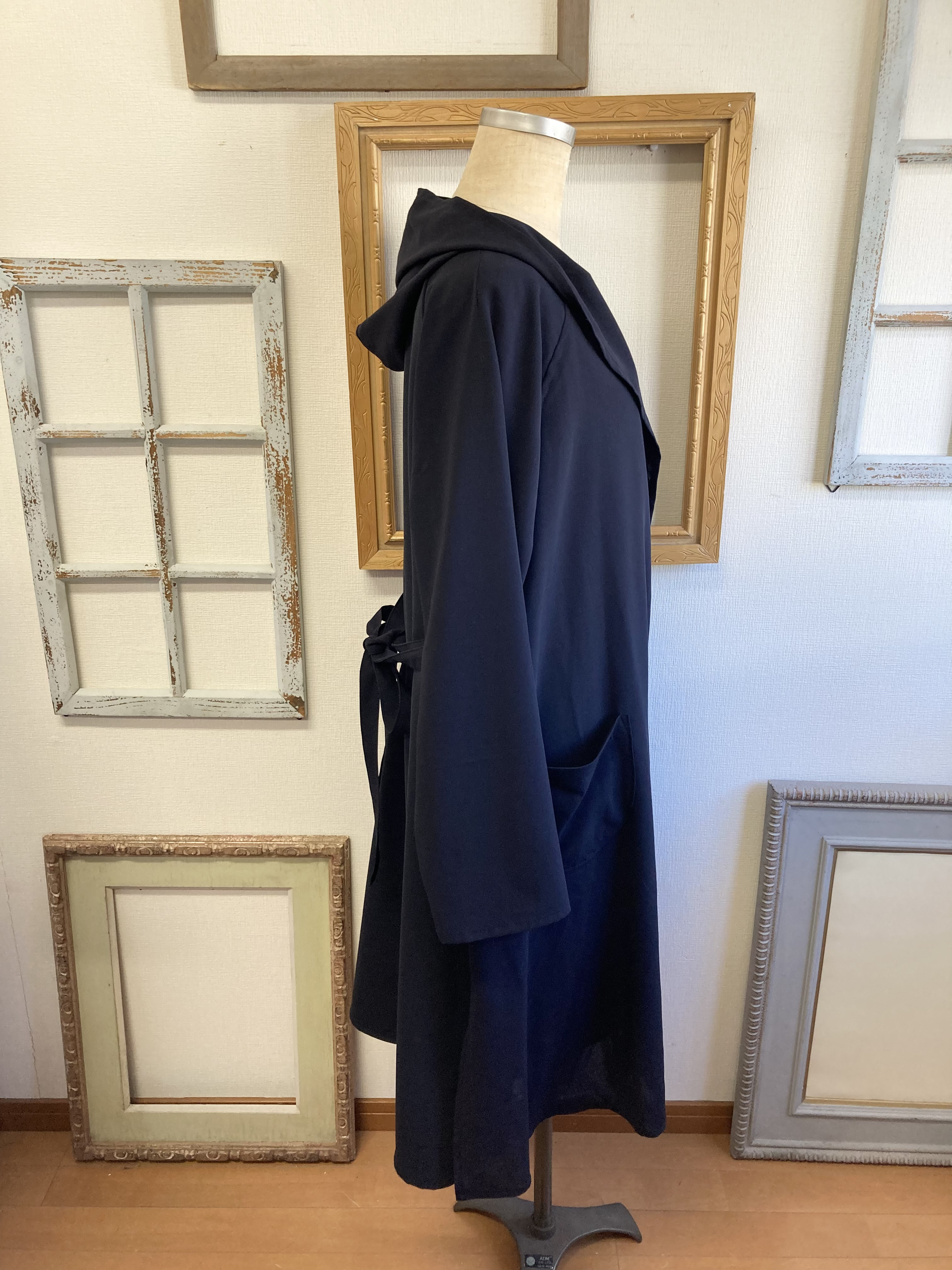 セール価格❗️軽い羽織心地❤️フード付きロングジャケット ネイビー（サイズフリー L〜Ｌ L）