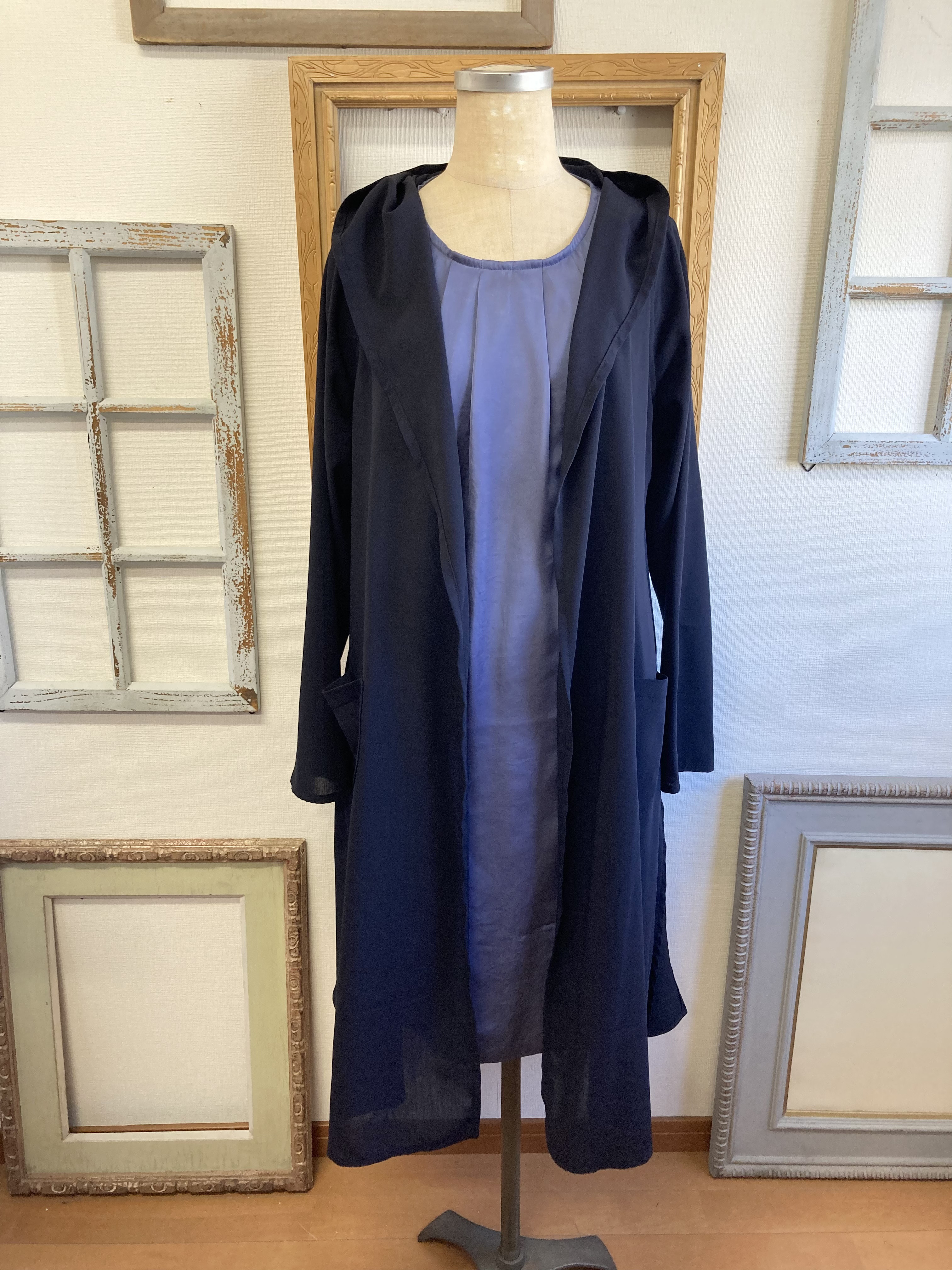 セール価格❗️軽い羽織心地❤️フード付きロングジャケット ネイビー（サイズフリー L〜Ｌ L）