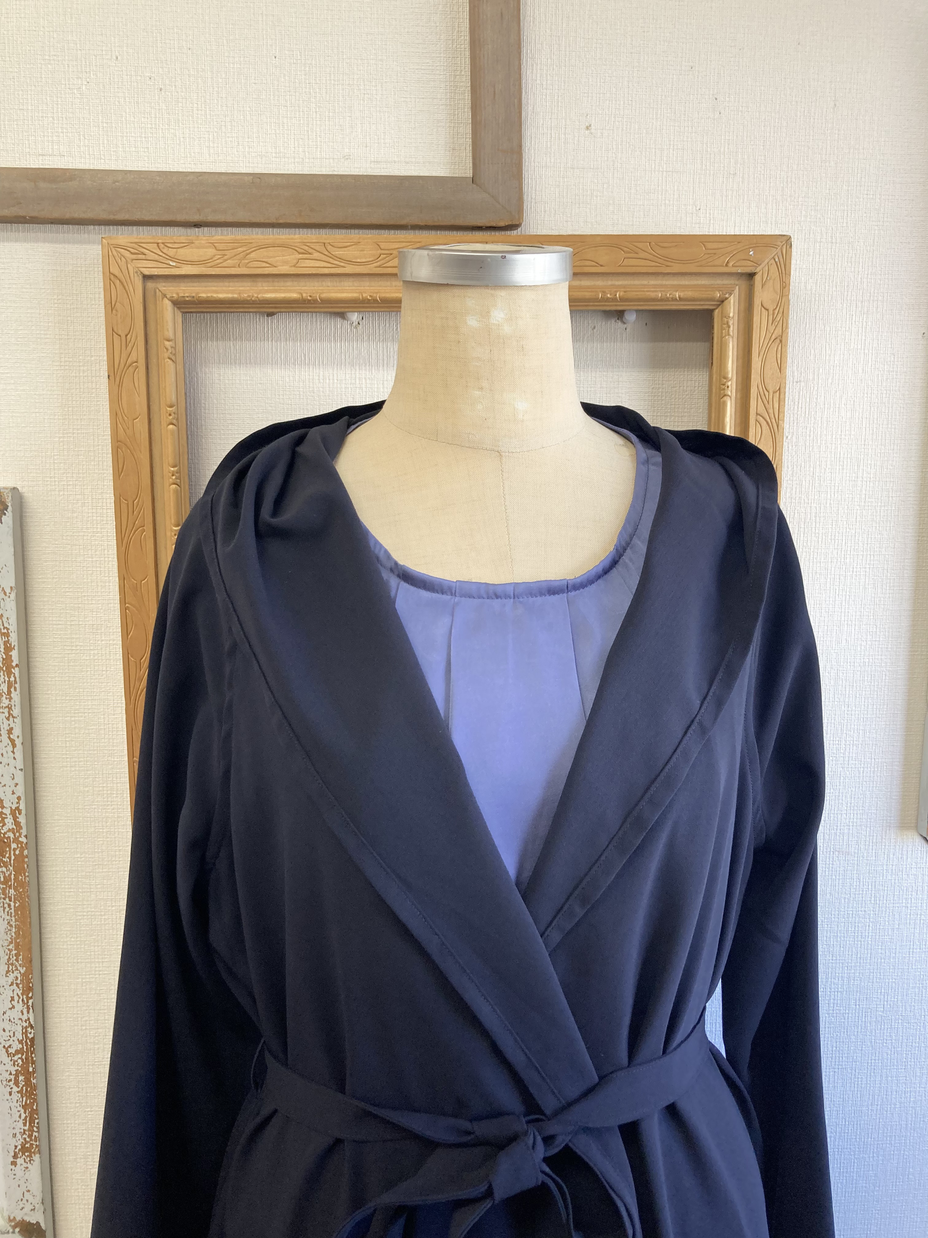 セール価格❗️軽い羽織心地❤️フード付きロングジャケット ネイビー（サイズフリー L〜Ｌ L）