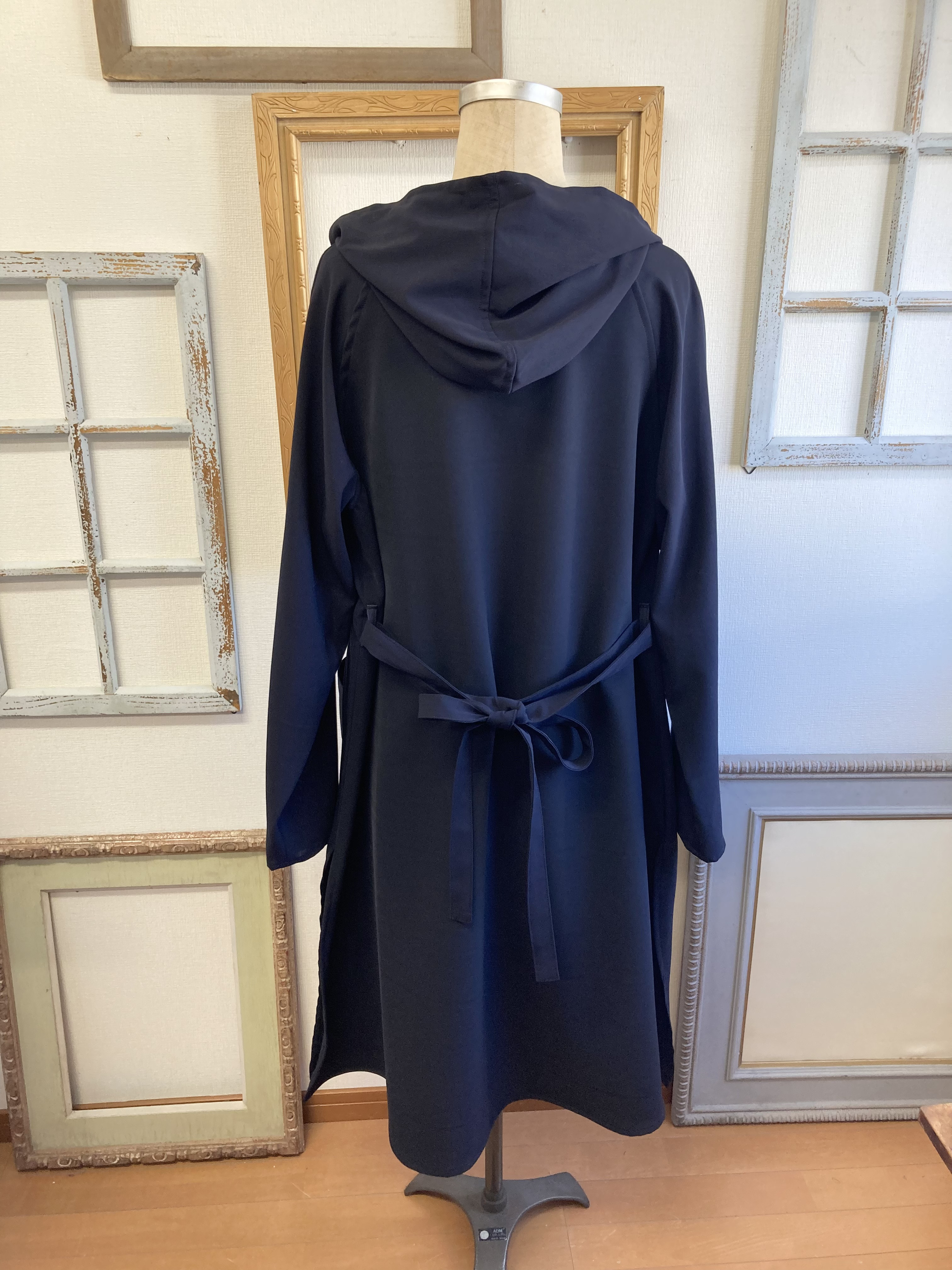セール価格❗️軽い羽織心地❤️フード付きロングジャケット ネイビー（サイズフリー L〜Ｌ L）