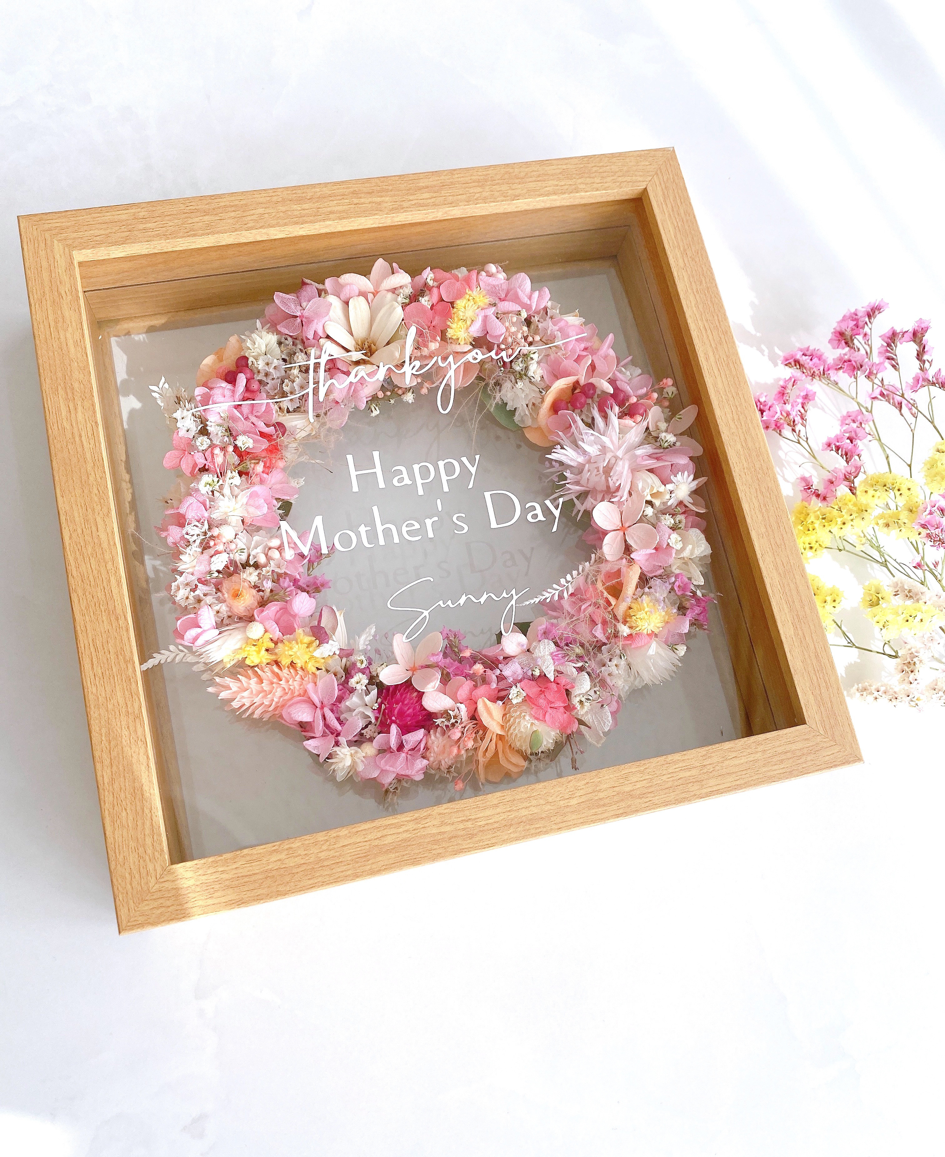【超早割　母の日2026】母の日ギフト　文字選択　名前入れ　フレームボックス入りフラワーリース　プリザーブドフラワー