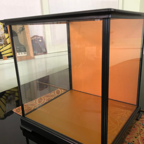 プラ枠で組みやすいガラス展示ケース/DIYでお好みにアレンジ 倉庫から