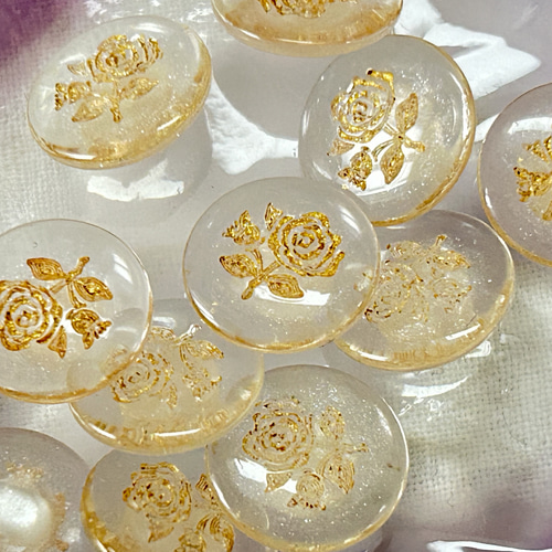 ペイントゴールドボタン 