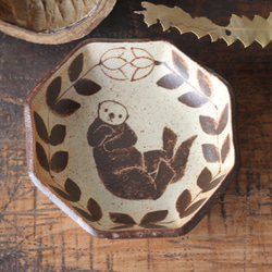 マット釉八角豆皿 ラッコ 1枚目の画像