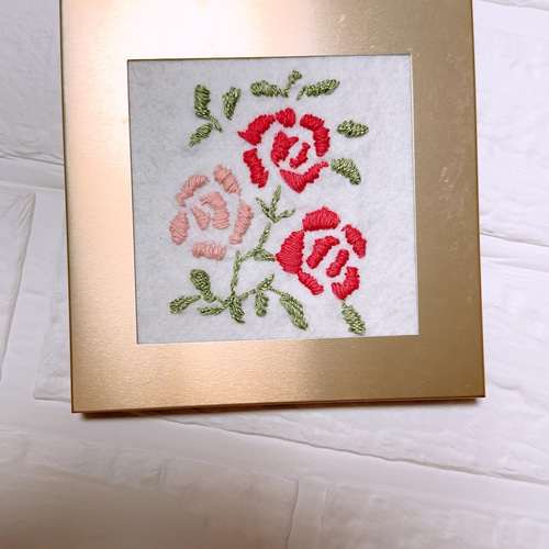 バラ刺繍額縁