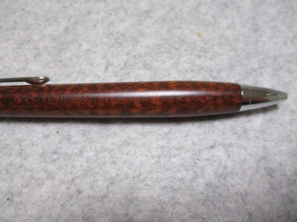 スネークウッド　世界的銘木  キヌカオイル仕上げ　木軸ボールペン(シャープペンシル)　 10枚目の画像