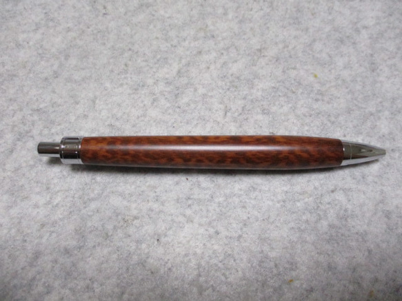 スネークウッド　世界的銘木  キヌカオイル仕上げ　木軸ボールペン(シャープペンシル)　 3枚目の画像