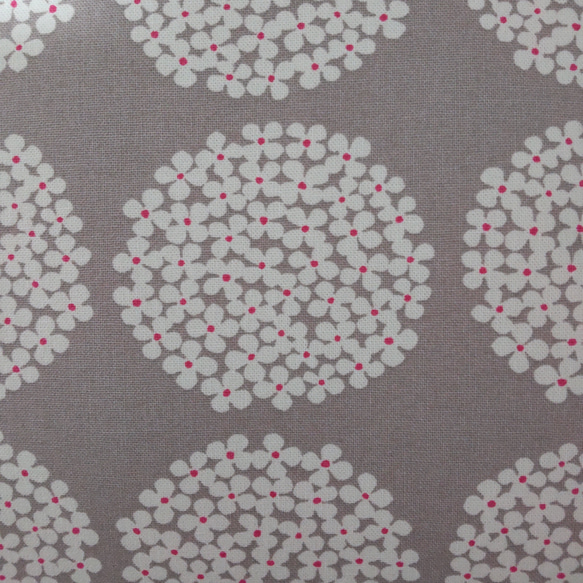 クッションカバー　サークルフラワー　グレージュ 4枚目の画像