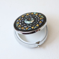 水滴蝴蝶結珍珠貝母鑲嵌藥丸盒（天空魔法陣、銀色、附鏡子、配件盒） 第4張的照片