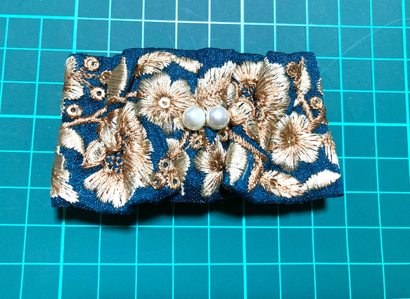 インド刺繍リボンシャーリングバレッタ 7.5cm 2枚目の画像