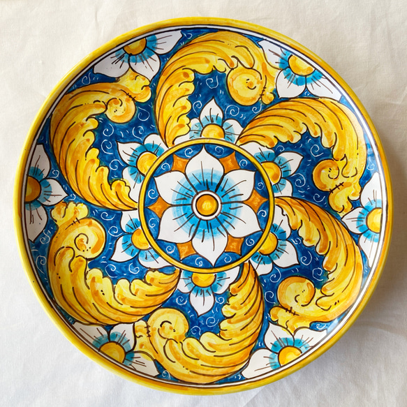 絵皿 26cm GEO038 マヨリカ焼き イタリア陶器 シチリア 大皿 絵皿 26cm GEO038 マヨリカ焼き イタリア陶器 シチリア 大皿