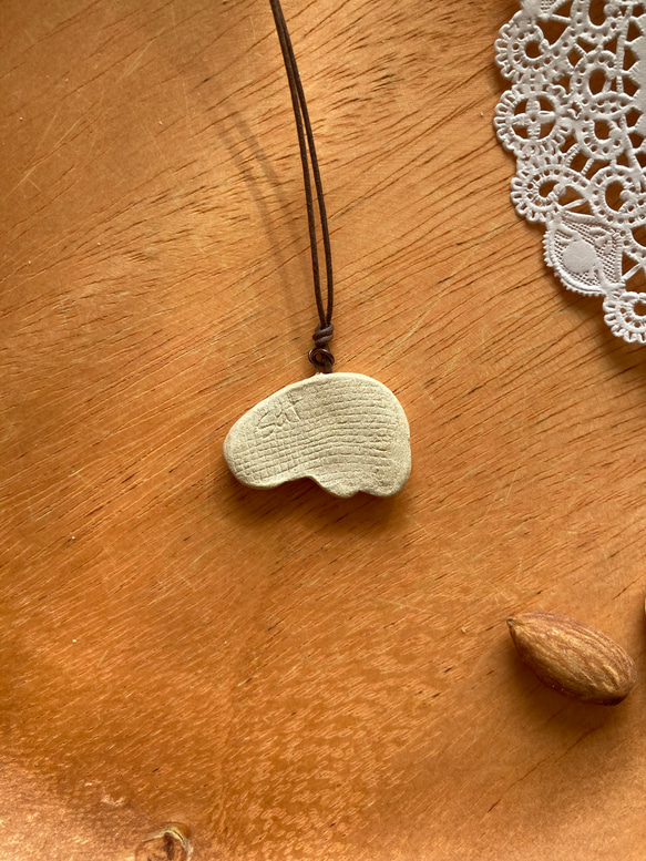 なぞ動物 オーブン陶土ペンダント(Ｃ) 3枚目の画像