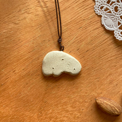 なぞ動物 オーブン陶土ペンダント(Ｃ) 2枚目の画像