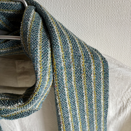 手織り』(シルクのマフラー)/ブルーと黄色のストライプ ストール Kei