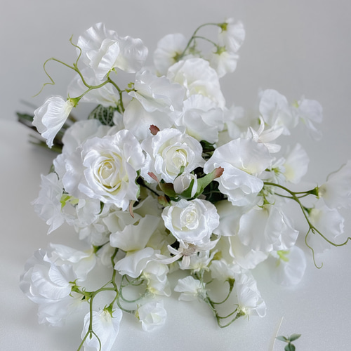 スイートピーとバラのホワイトブーケ 白い花 前撮り 結婚式