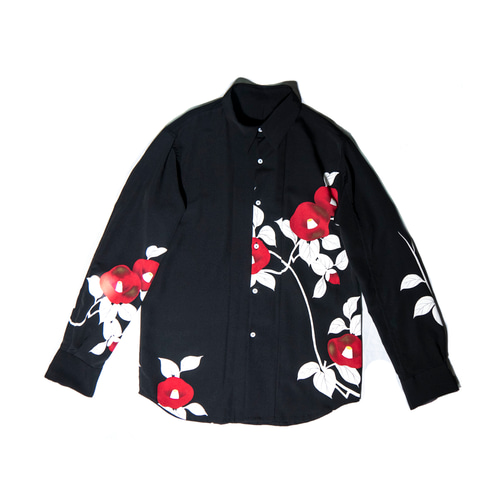 ブラック、椿柄シルクアンティーク着物リメイクシャツ MOMOZONO ブラック、椿柄シルクアンティーク着物リメイクシャツ MOMOZONO