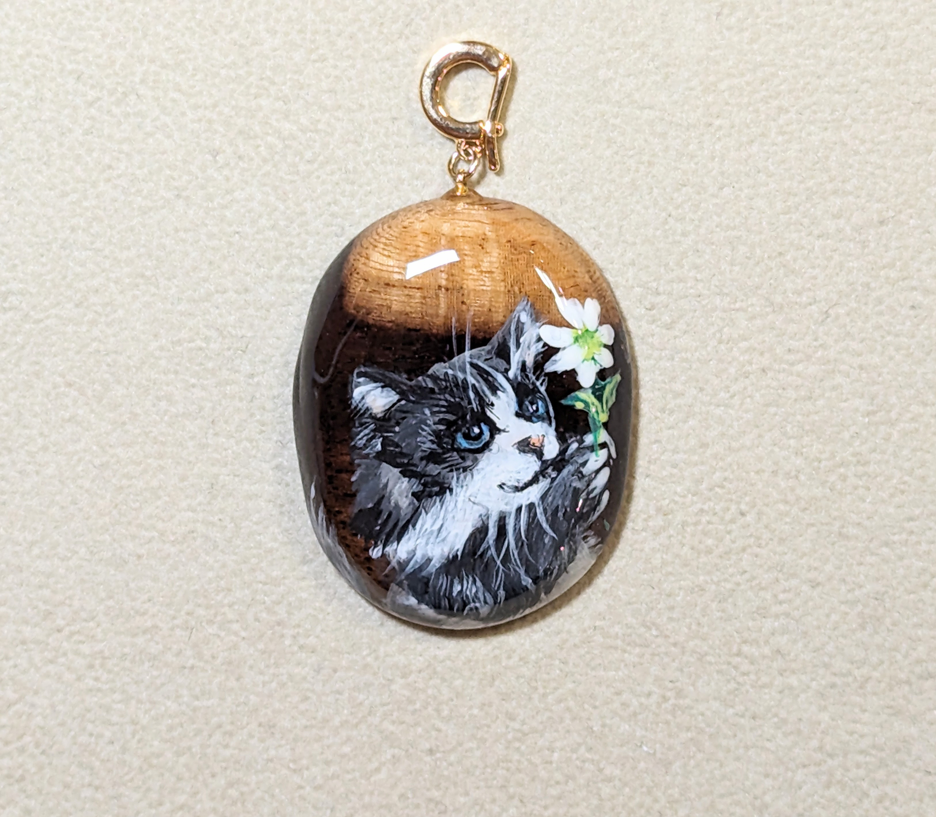 木製　手描き　ペンダントトップ　(　ねこ　)