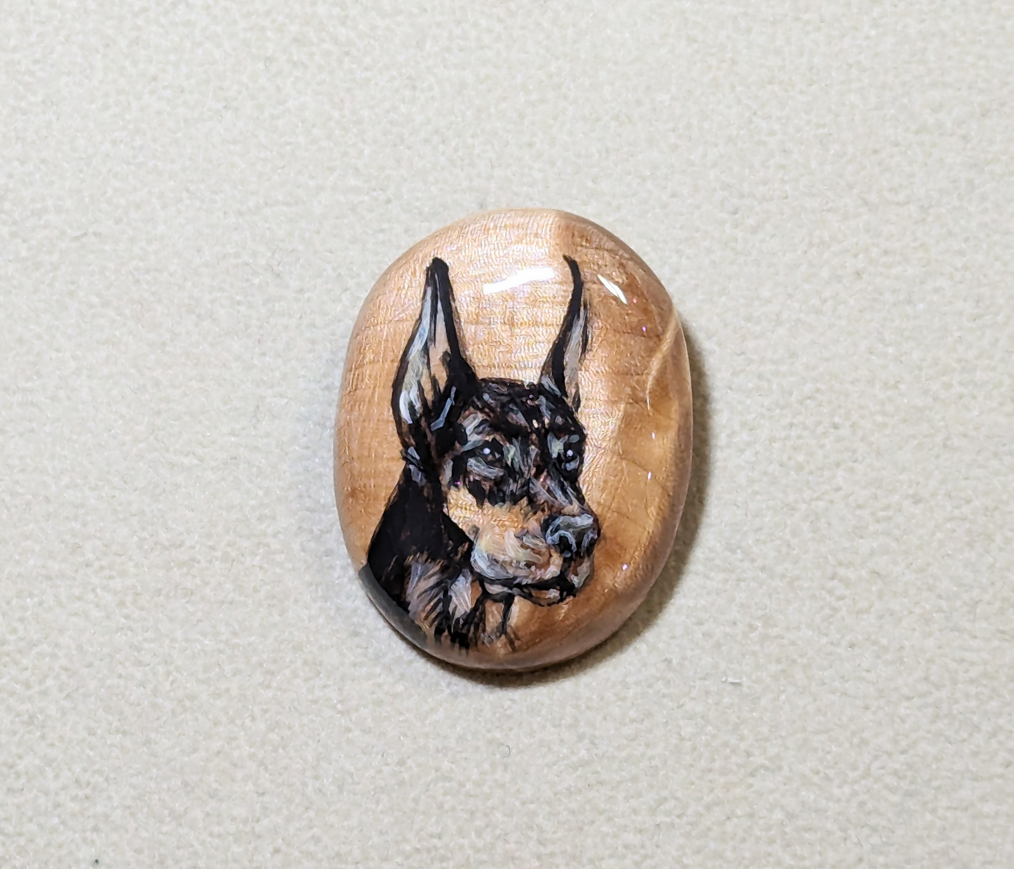 木製　手描き　ブローチ　(　ドーベルマン　)