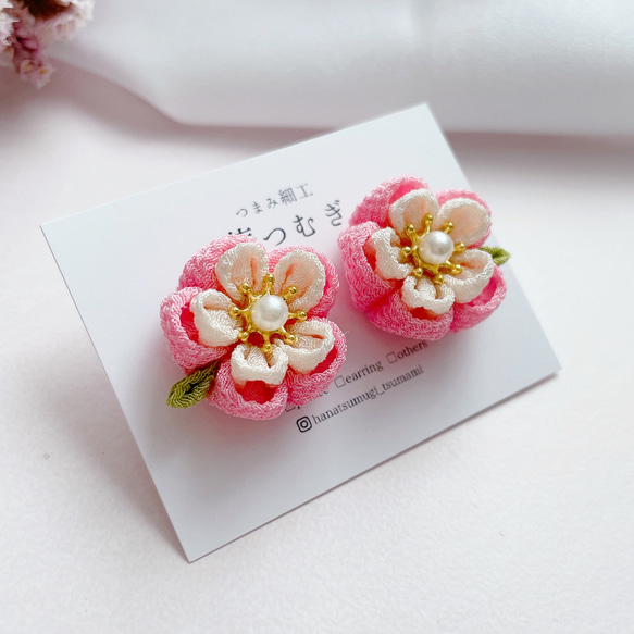 桃色小花のピアス/イヤリング　つまみ細工　春　お花見　ピンク 2枚目の画像