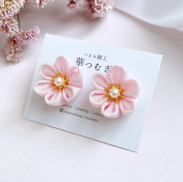 春色ピアス/イヤリング　つまみ細工　ピンク　お花 3枚目の画像