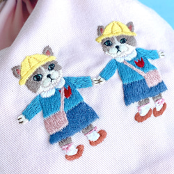 春色♪四角い刺繍巾着＊ツインズ園児ねこちゃん〈無料ラッピング〉 5枚目の画像